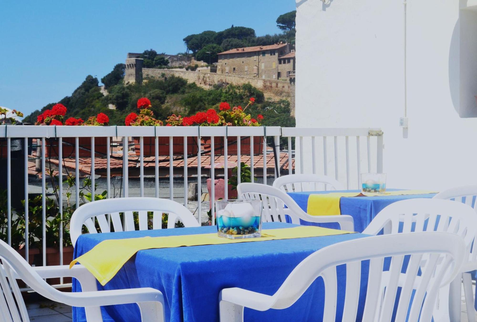 Cav Approdo Aparthotel Castiglione della Pescaia Exterior photo